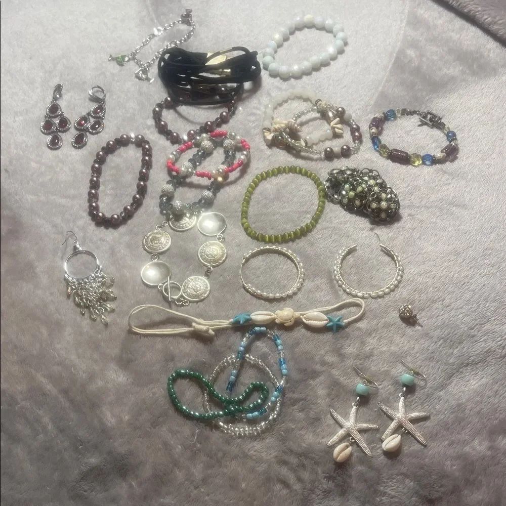 Assorted costume jewelry bundle